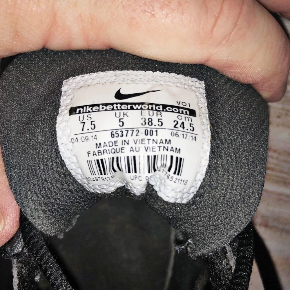 Nike Womens Air Visi Pro 5 shoes sz 7.5 Black and Gray